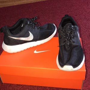 Nike Roshes sneakers !